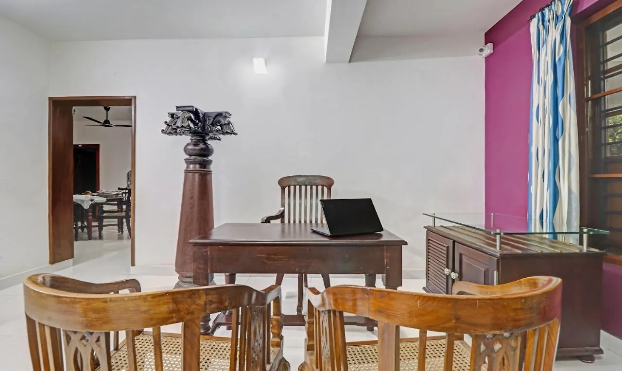 Treebo Backpackers Inn Kochi Hotel